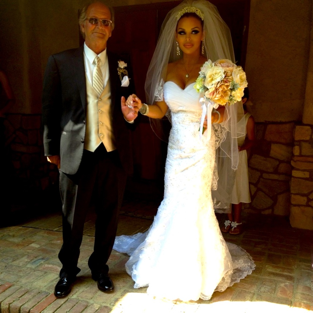Wedding dress mermaid style. - Picture 2 of 3